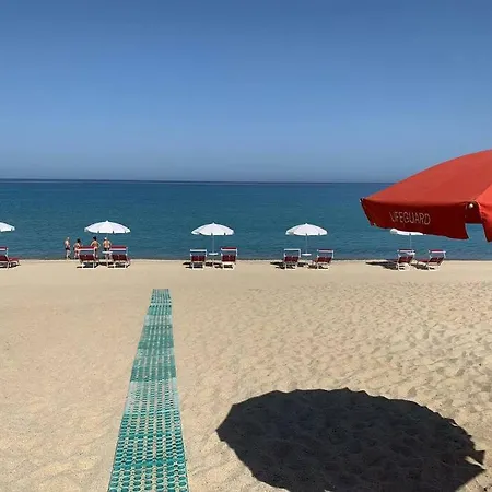 Penthouse With Seaview Near Pizzo Appartement *
