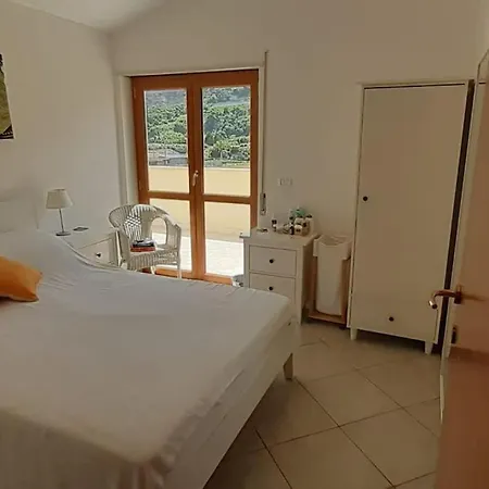 Penthouse With Seaview Near Pizzo *